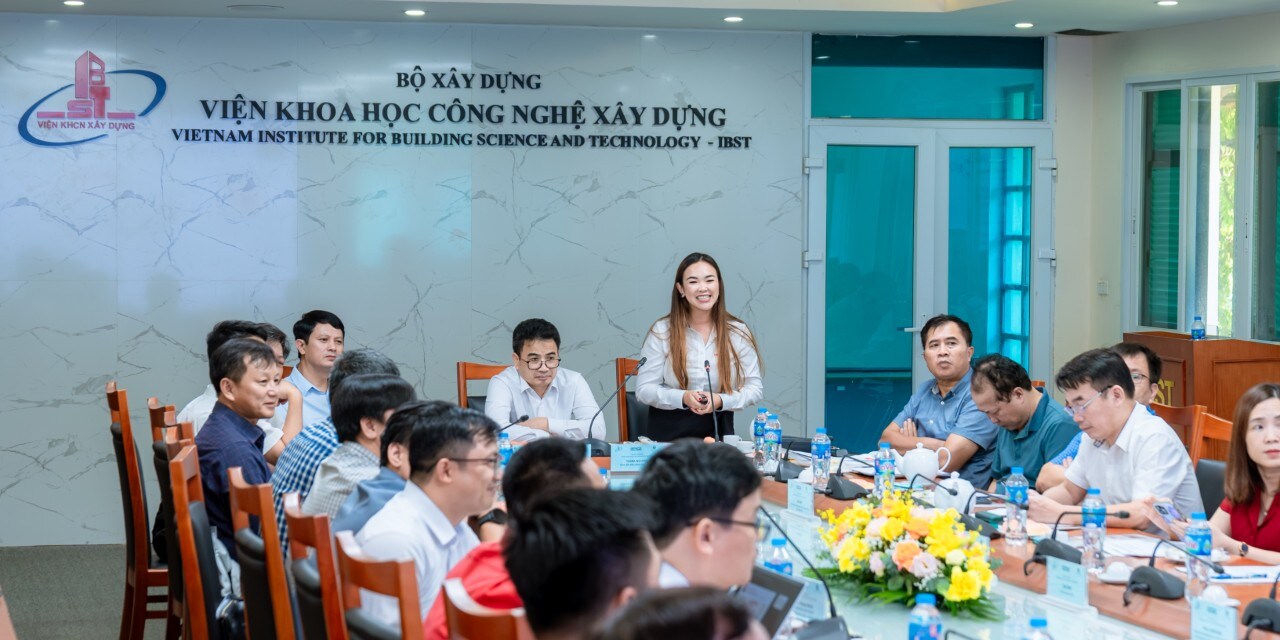 Flora Nguyen – Giám đốc Công ty TNHH Hilti Vietnam giới thiệu về Hilti như một nhà cung cấp giải pháp chống cháy lan chuyên nghiệp