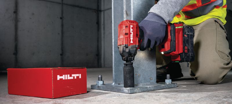 SIW 4AT-22 ½” Cordless impact wrench Compact-class cordless impact wrench with the ultimate balance of power and handling (Nuron battery platform) Các ứng dụng 1