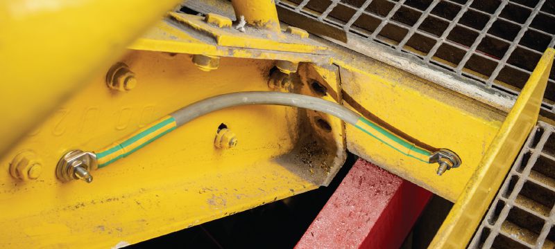 Đinh tán vặn vào S-BT-ER HC Đinh tán đầu ren (ren bằng thép không gỉ, hệ mét) cho bộ phận nối điện trên thép trong môi trường ăn mòn cao, khuyến nghị mặt cắt ngang tối đa của cáp kết nối là 120 mm² Các ứng dụng 1