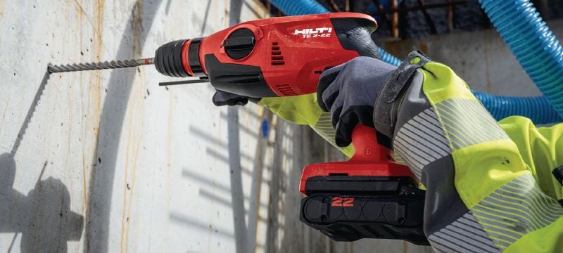 TE 2-22 Cordless rotary hammer Compact and light weight SDS Plus cordless rotary hammer with pistol grip for best maneuverability when drilling overhead (Nuron battery platform) Các ứng dụng 1