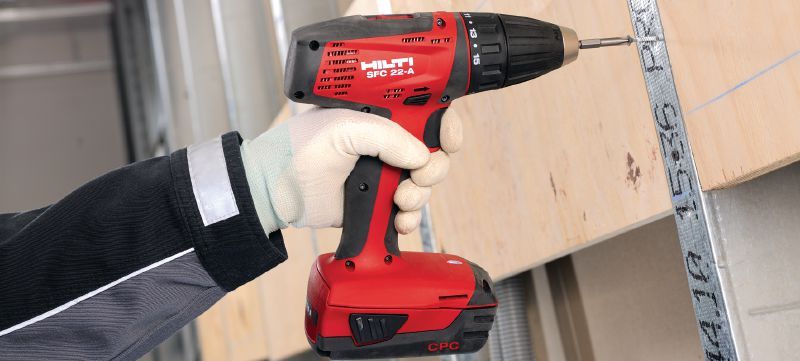 Máy khoan bắt vít không dây SFC 22-A Máy khoan bắt vít không dây 22V loại nhỏ gọn chạy bằng pin Li-ion, có đầu kẹp không cần dụng cụ tháo siết cỡ 13 mm cho các ứng dụng hạng nhẹ và hạng vừa Các ứng dụng 1
